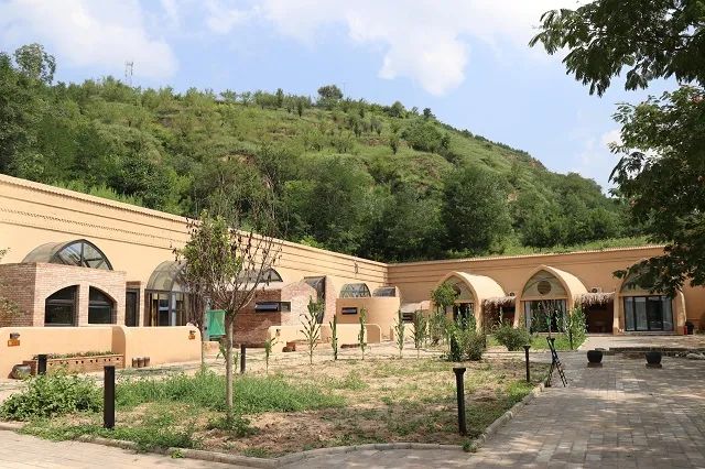 甘肃这kaiyun网站些建在风景里民宿带你体验向往的生活!(图6)