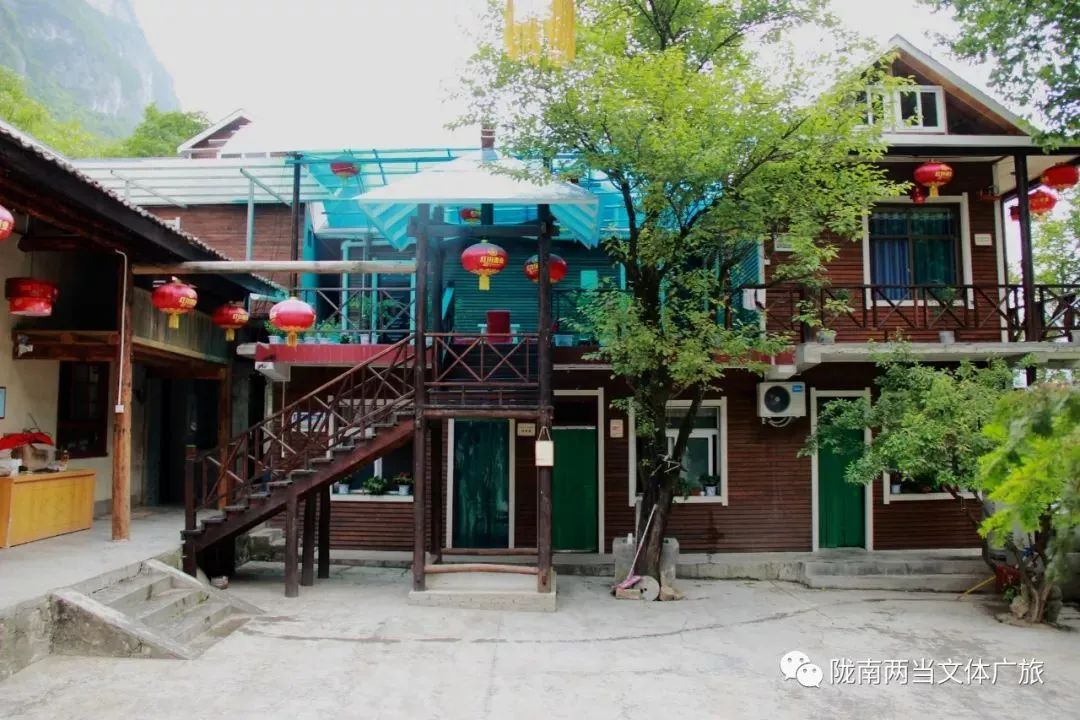 甘肃这kaiyun网站些建在风景里民宿带你体验向往的生活!(图13)
