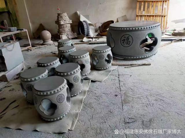 石桌椅在度假村与酒店景观中的应用(多图欣赏)(图2)